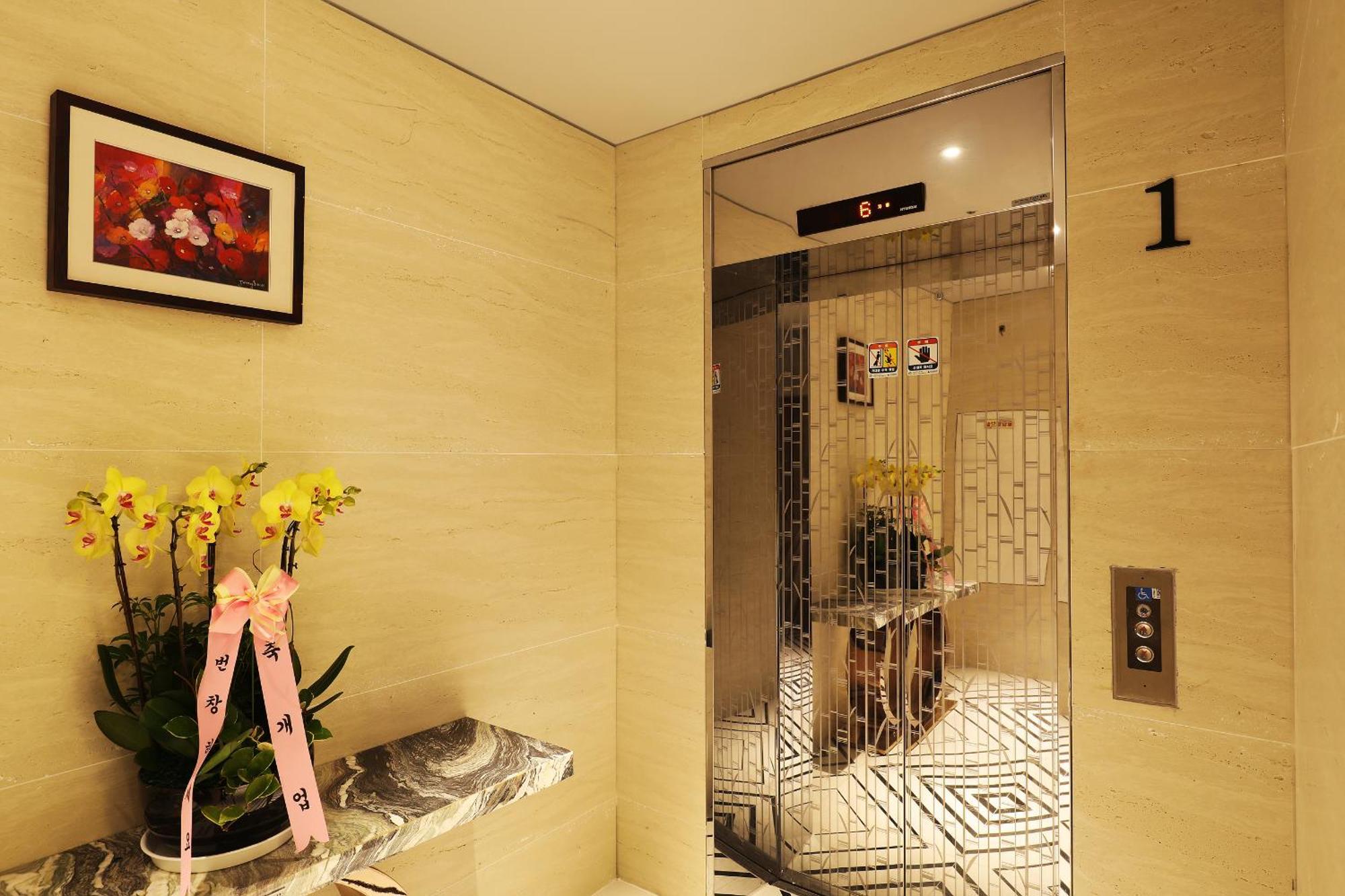 El Tower Hotel Gunsan Dış mekan fotoğraf